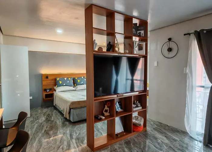 Traveler's Nest Near Airport, Netflix, Stylish, Cozy With Swimming Pool マクタン