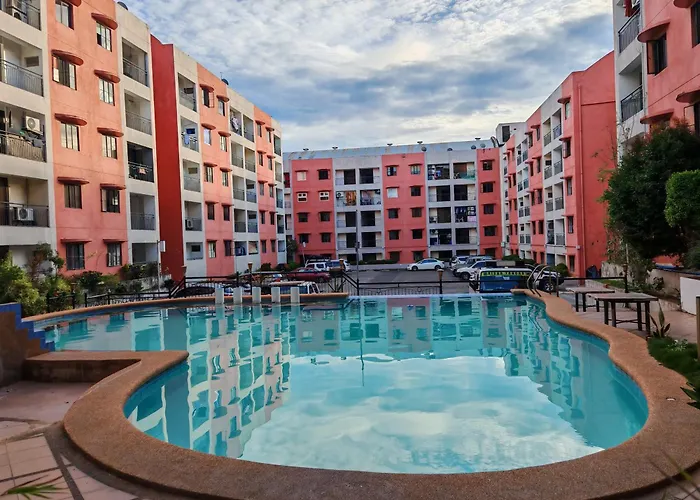 Traveler's Nest Near Airport, Netflix, Stylish, Cozy With Swimming Pool アパート